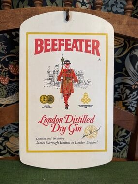 Vintage 1970’s Clover Leaf Beefeater London Melamine Cutting Board